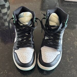 Nike youth size 6 Air Jordan’s like new